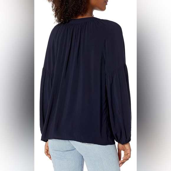 Velvet by Graham & Spencer Elaine Peasant Top Size Small - Picture 2 of 8